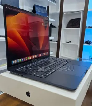 New Laptop Apple MacBook Air 2022 M2 8GB Intel Core I7 SSD 256GB