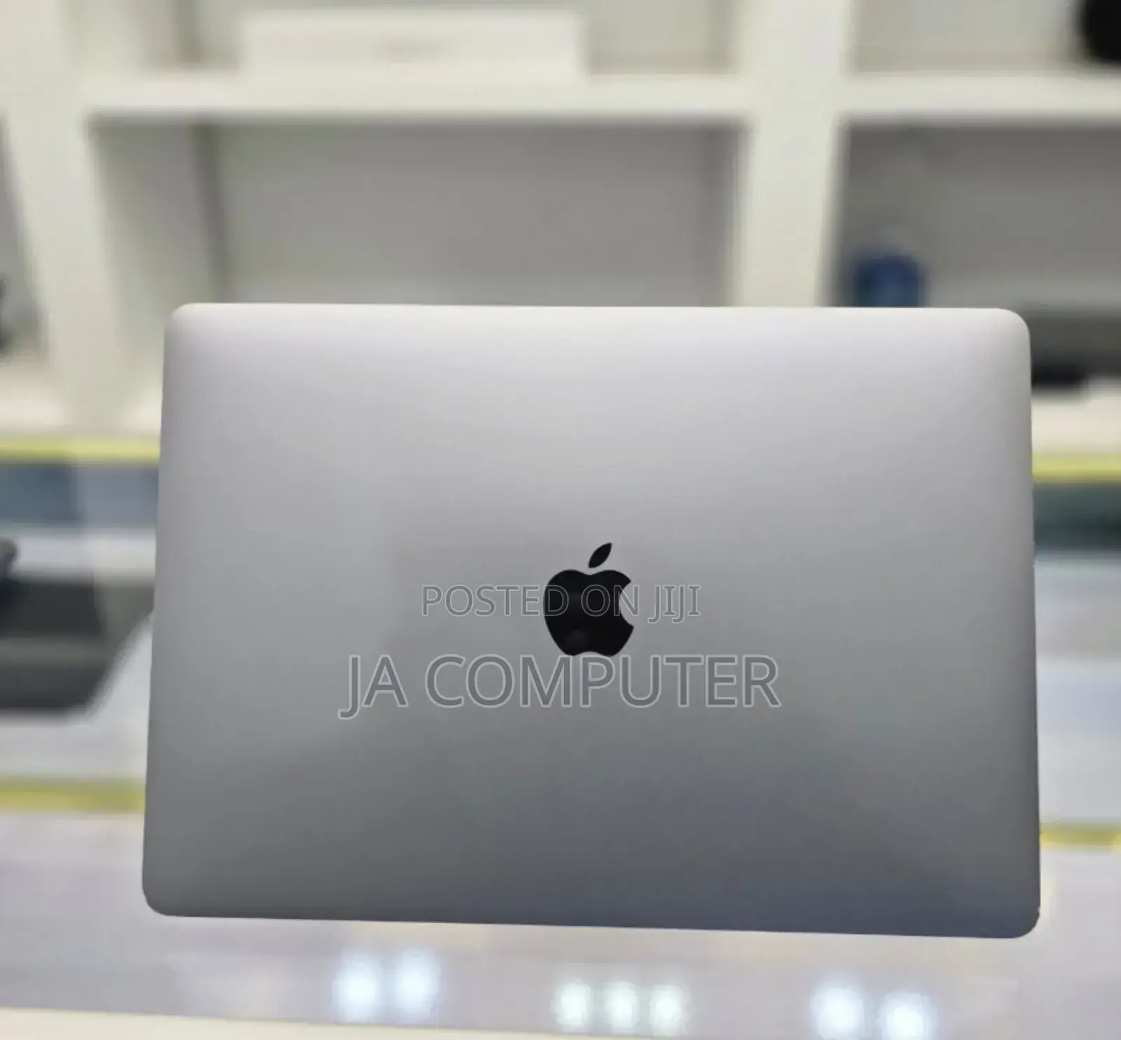 New Laptop Apple MacBook Pro M1 8GB Apple M1 SSD 512GB