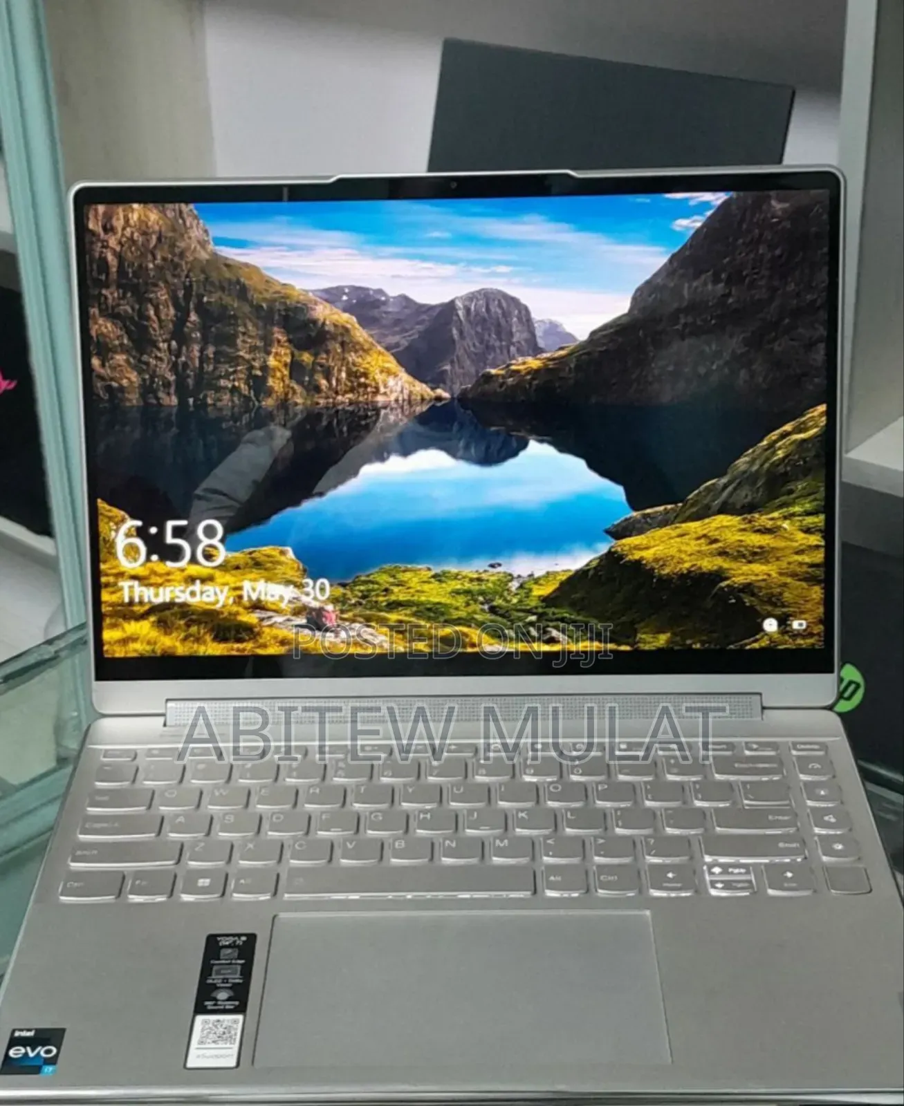 New Laptop Lenovo Yoga 910 16GB Intel Core I7 SSD 512GB