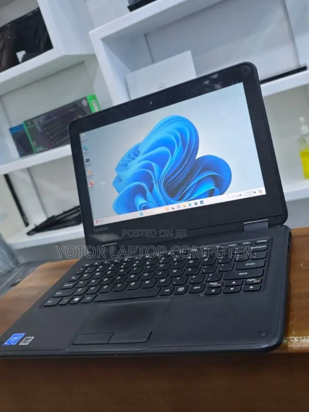 Laptop Lenovo ThinkPad Yoga 4GB Intel Celeron SSD 256GB