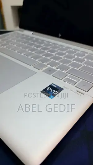 New Laptop HP Spectra 13 8GB Intel Core I5 SSD 512GB