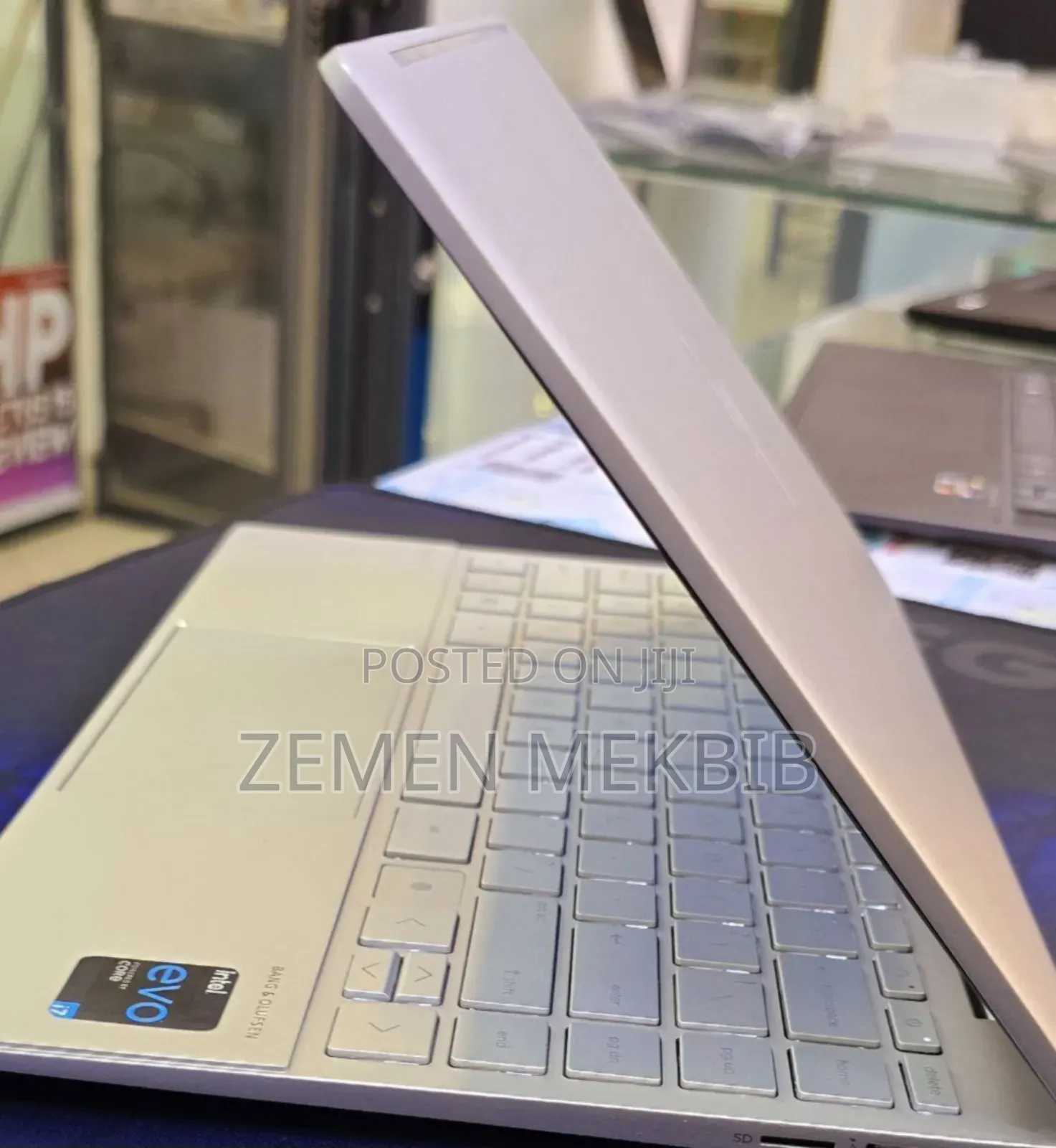 New Laptop HP Envy X360 8GB Intel Core I7 SSD 512GB