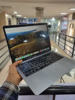 New Laptop Apple MacBook Air 2019 16GB Intel Core i5 SSD 256GB