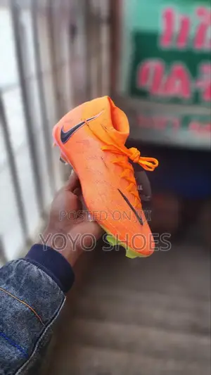 Nike Phantom Luna Foot Ball Shoes