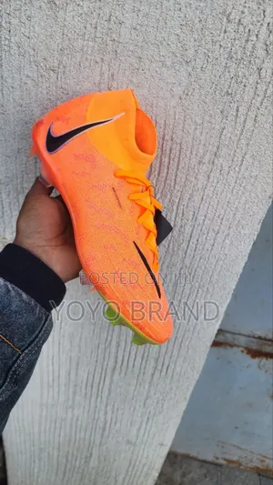 Nike Phantom Luna Foot Ball Shoes