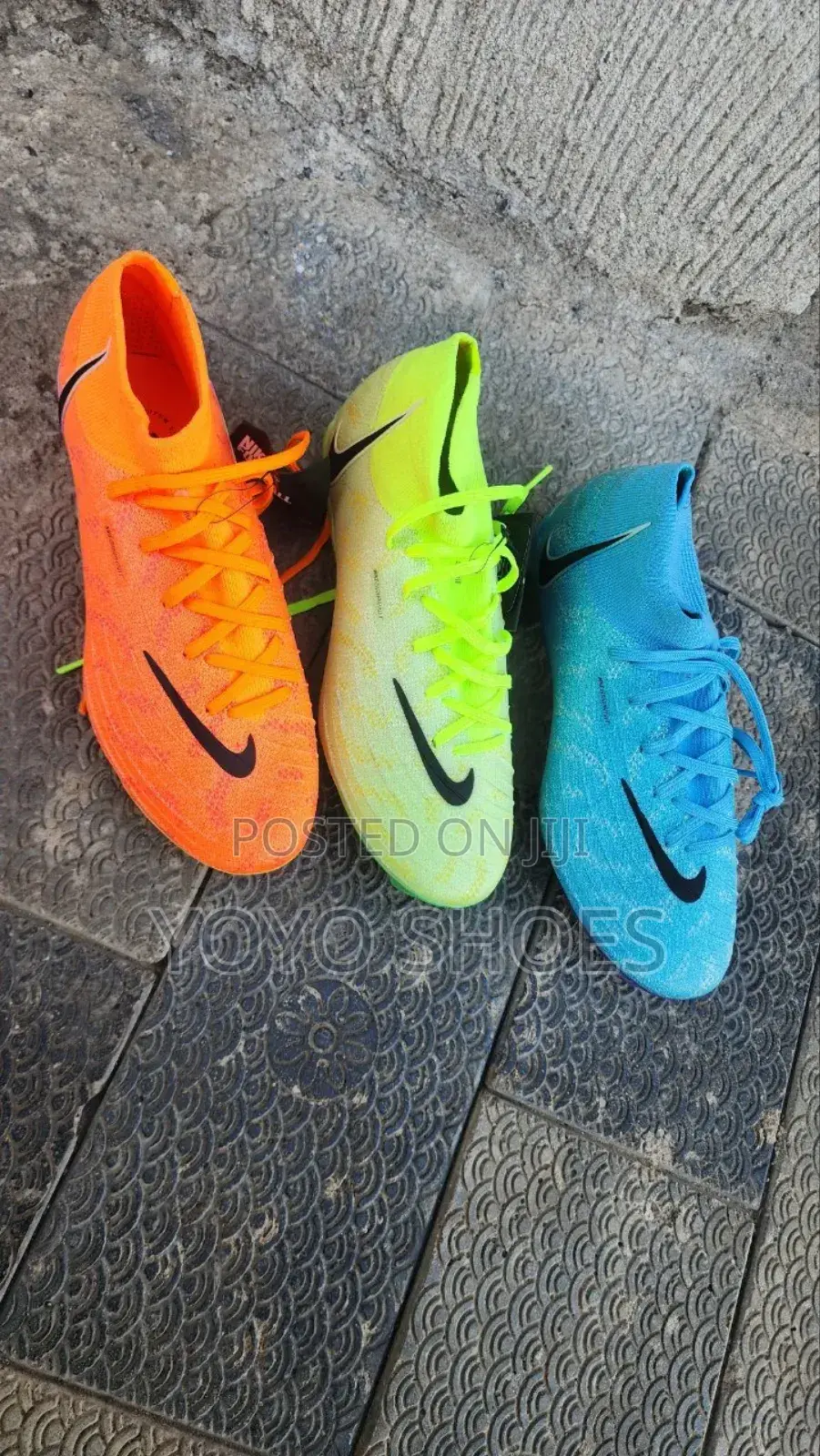 Nike Phantom Luna Foot Ball Shoes
