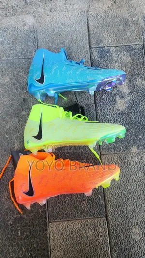 Nike Phantom Luna Foot Ball Shoes