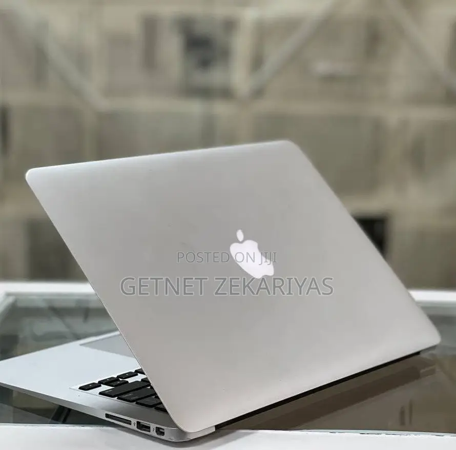 New Laptop Apple MacBook Air 2013 4GB Intel Core I5 SSD 128GB