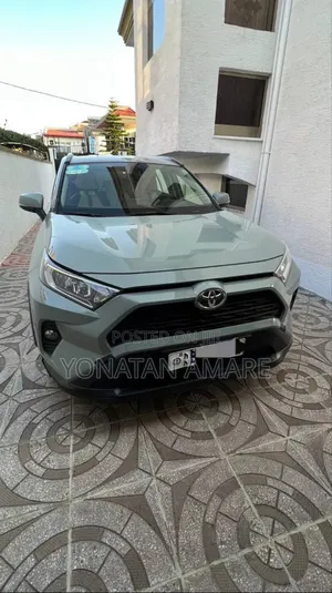 Toyota RAV4 2022 Gray