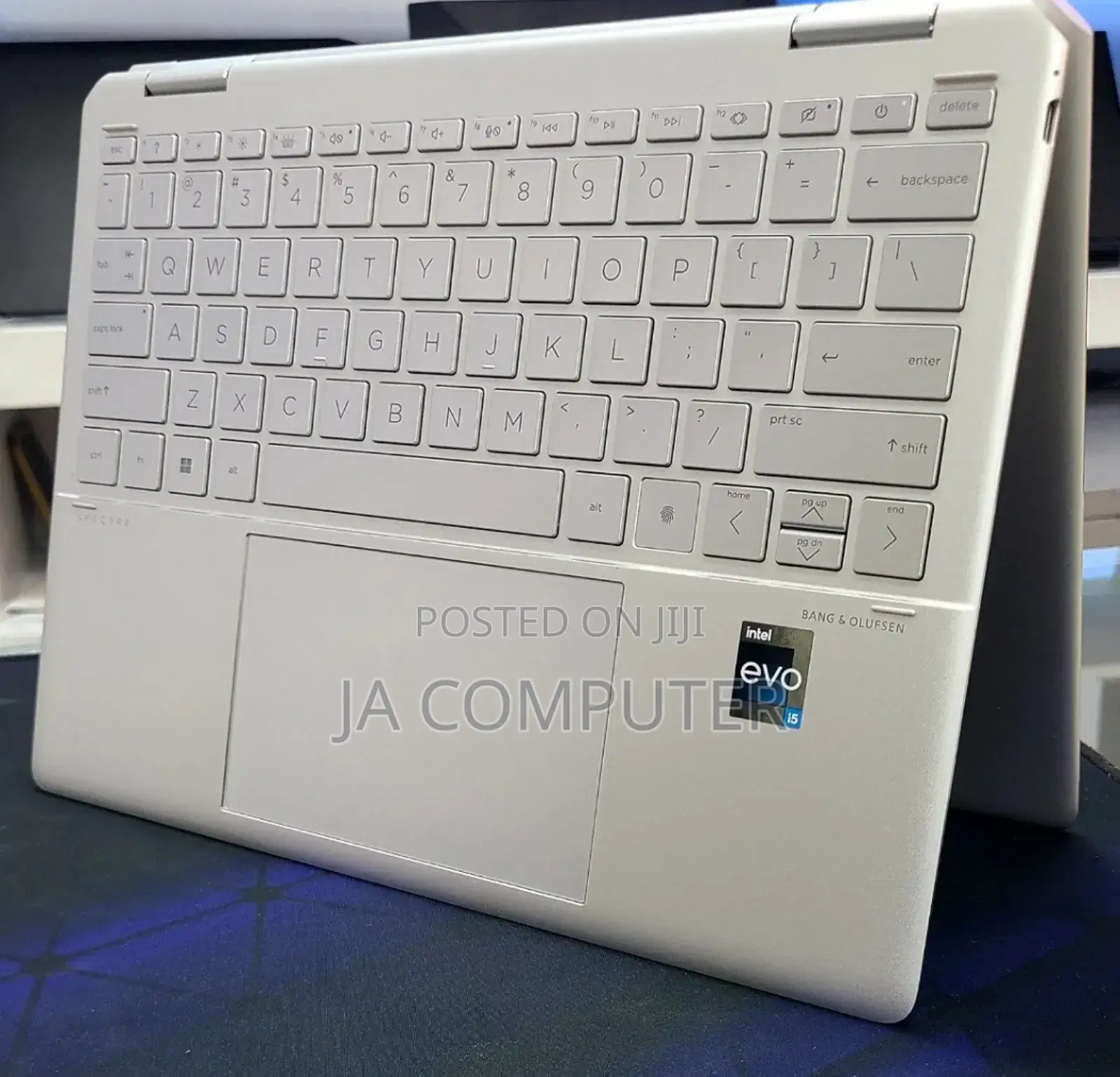 New Laptop HP Spectre 8GB Intel Core I5 SSD 512GB