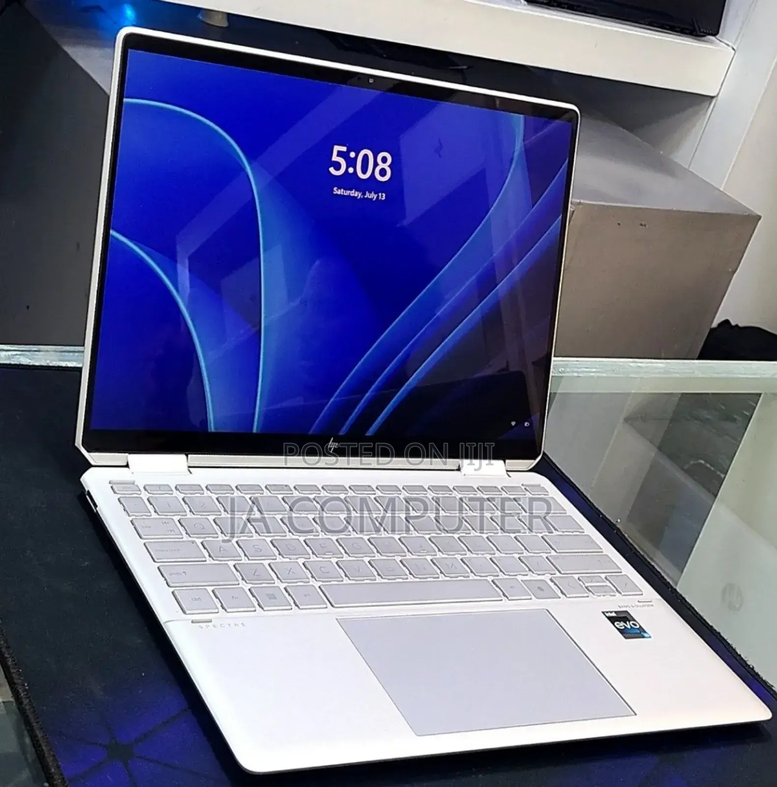 New Laptop HP Spectre 8GB Intel Core I5 SSD 512GB