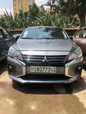 Mitsubishi Attrage 2021 Silver