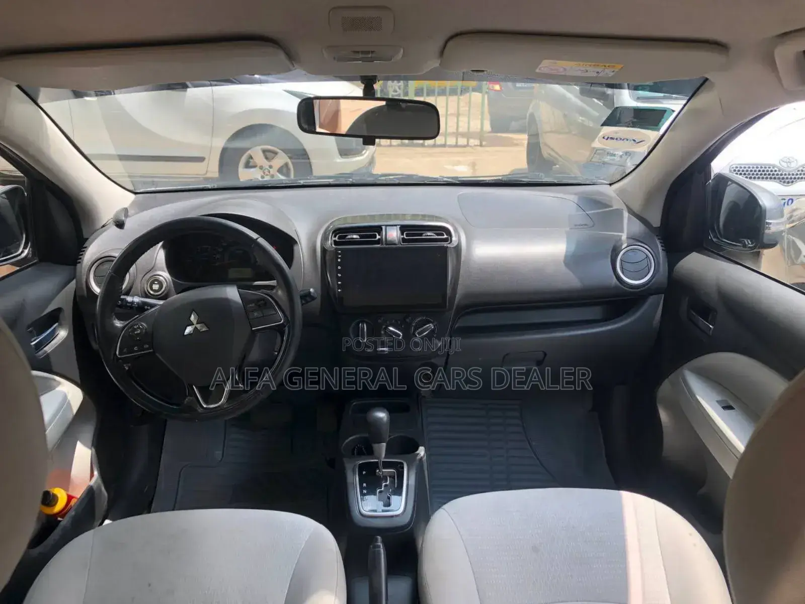 Mitsubishi Attrage 2021 Silver