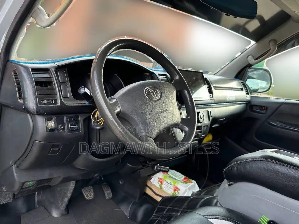 Toyota HiAce 2007 Silver