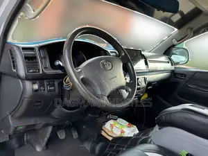 Toyota HiAce 2007 Silver