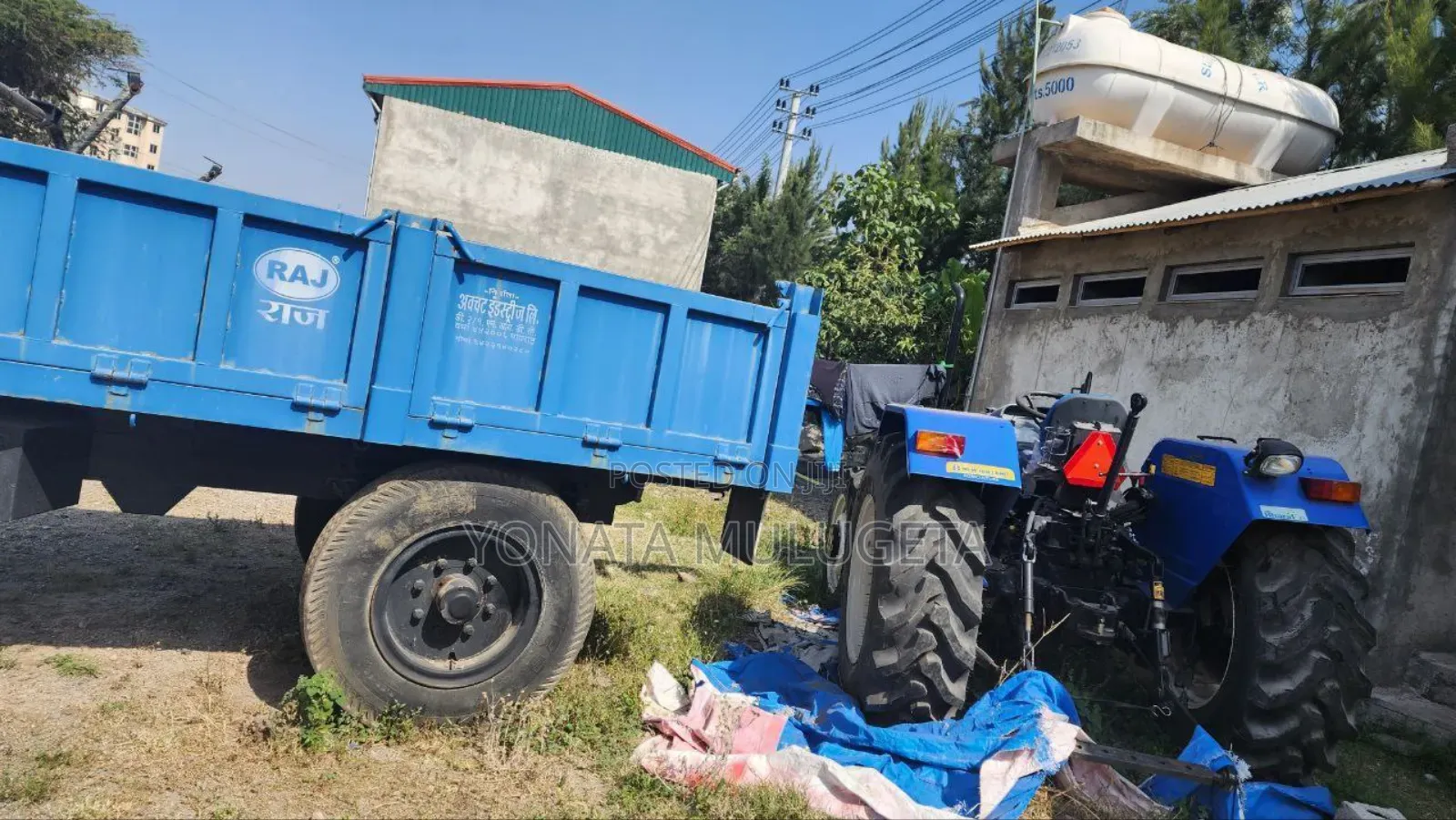 የሚሸጡ የተለያዩ ትራክተሮች