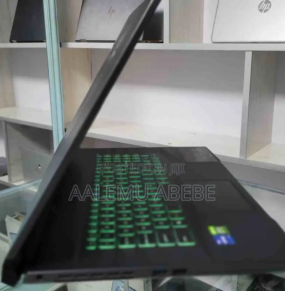 New Laptop MSI Crosshair 15 16GB Intel Core I7 SSD 512GB