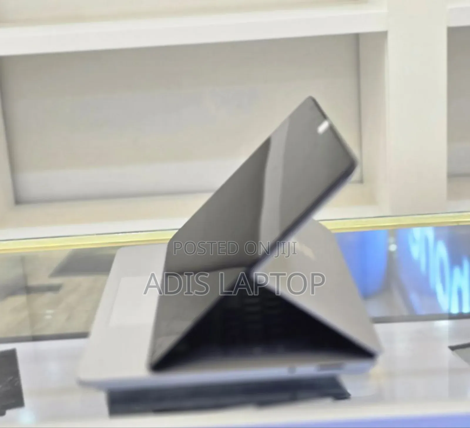 New Laptop Microsoft Surface 32GB Intel Core I7 SSD 1T