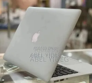 New Laptop Apple MacBook Air 2013 4GB Intel Core i5 SSD 128GB