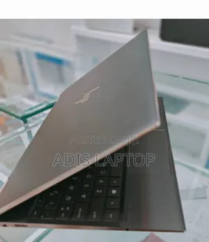 Photo - New Laptop HP Spectre 16GB Intel Core I7 SSD 512GB