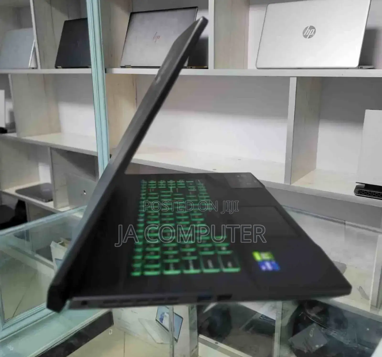 New Laptop MSI Crosshair 17 16GB Intel Core I7 SSD 1T