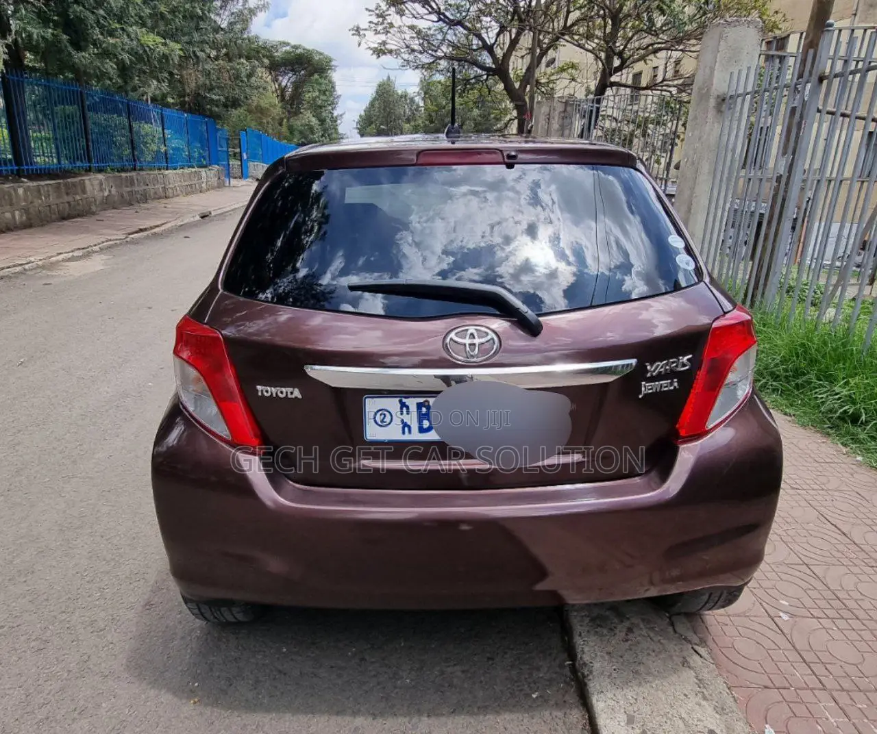 Toyota Yaris 2012 Burgundy