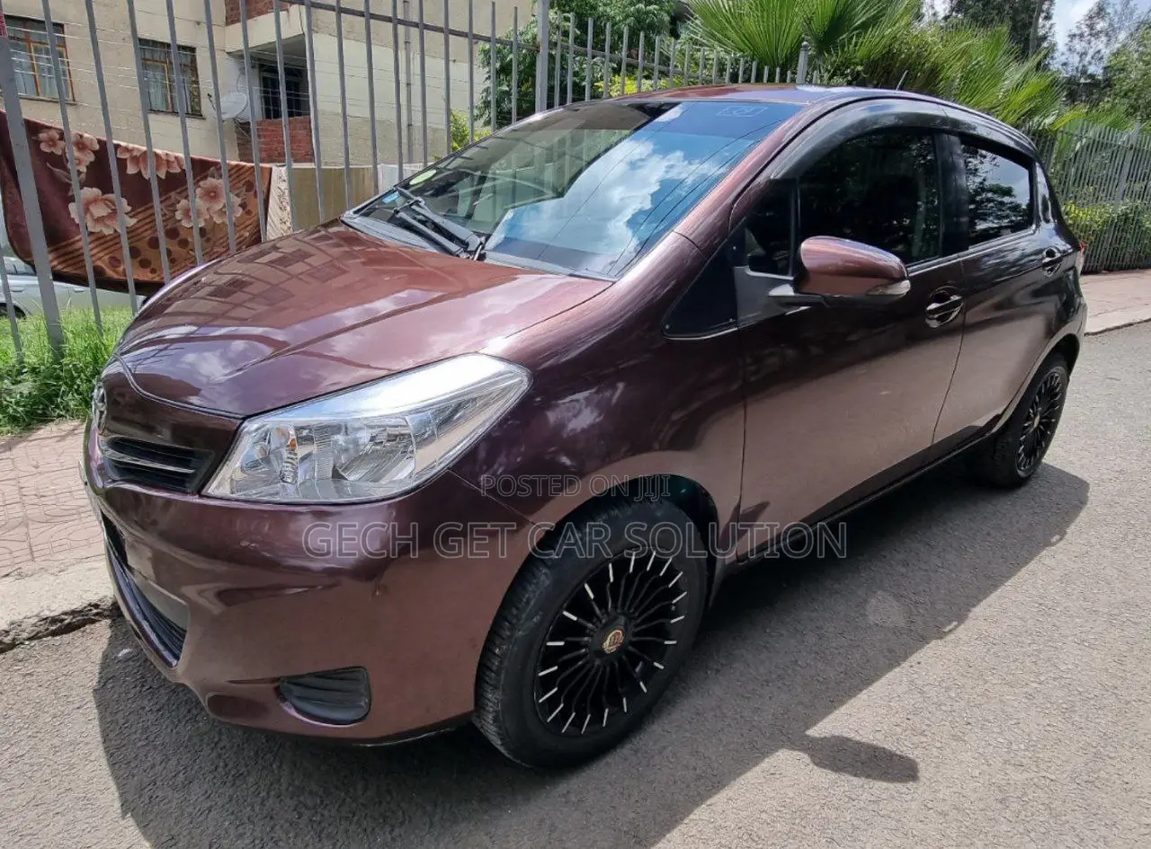 Toyota Yaris 2012 Burgundy