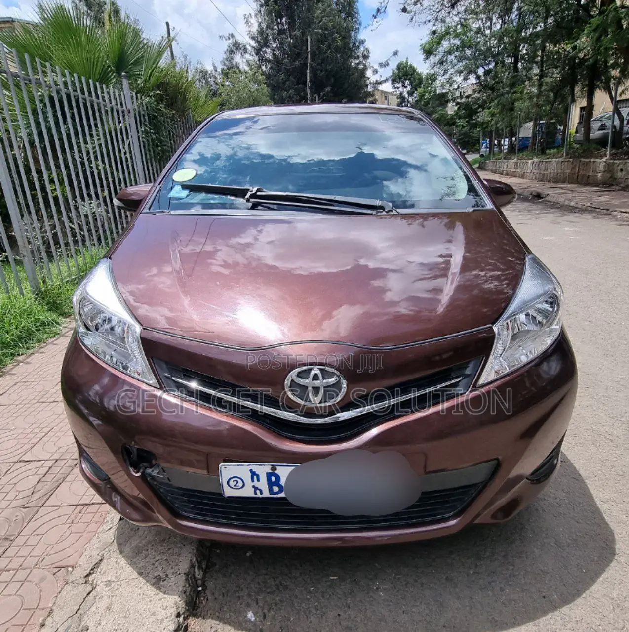 Toyota Yaris 2012 Burgundy