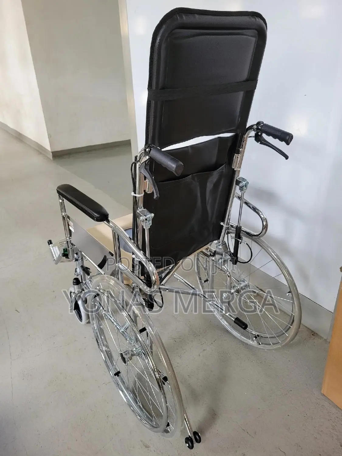 Popo Wheelchair Lightweight Durable Wheelchair(WITH COMMODE)