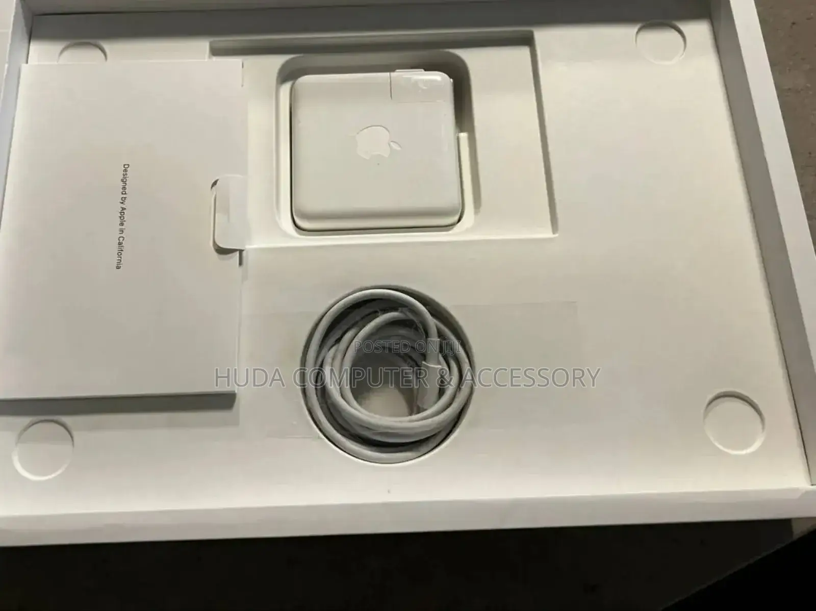 New Laptop Apple MacBook Pro 2022 M2 8GB Apple M2 SSD 256GB