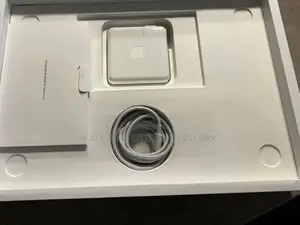 New Laptop Apple MacBook Pro 2022 M2 8GB Apple M2 SSD 256GB