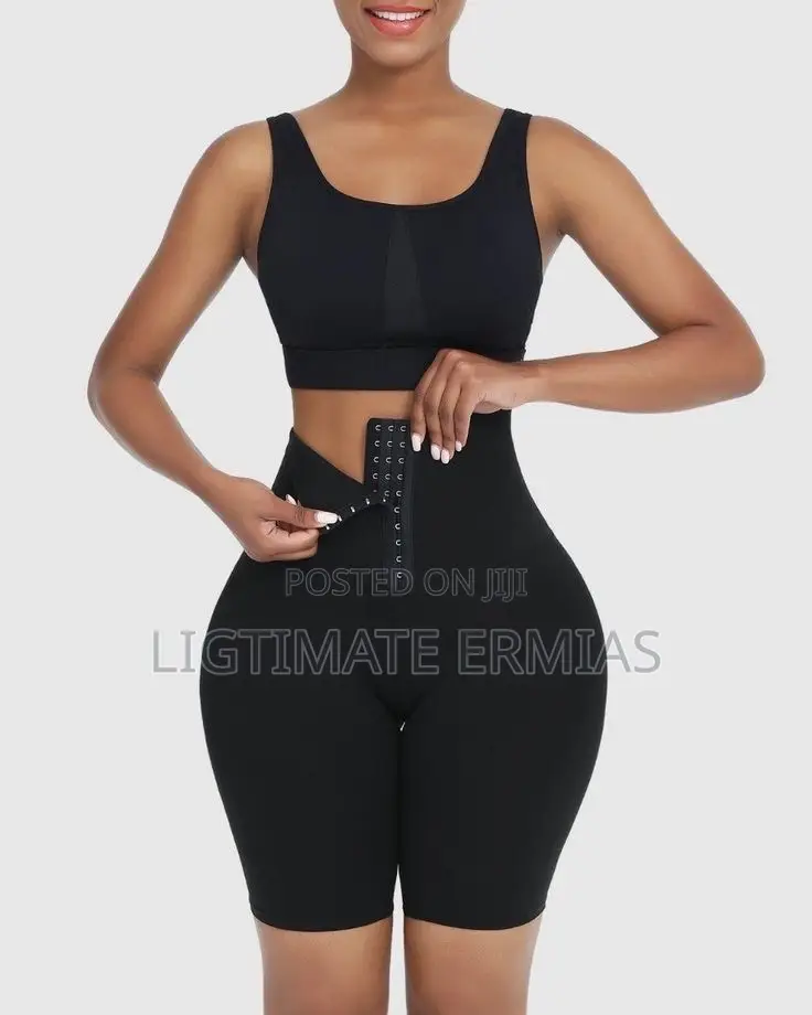 ቁምጣ ኩርሲ Corset