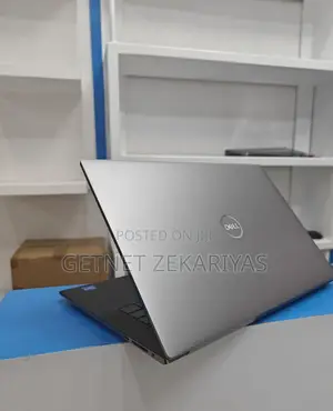 New Laptop Dell Precision 15 3520 32GB Intel Core I7 SSD 512GB