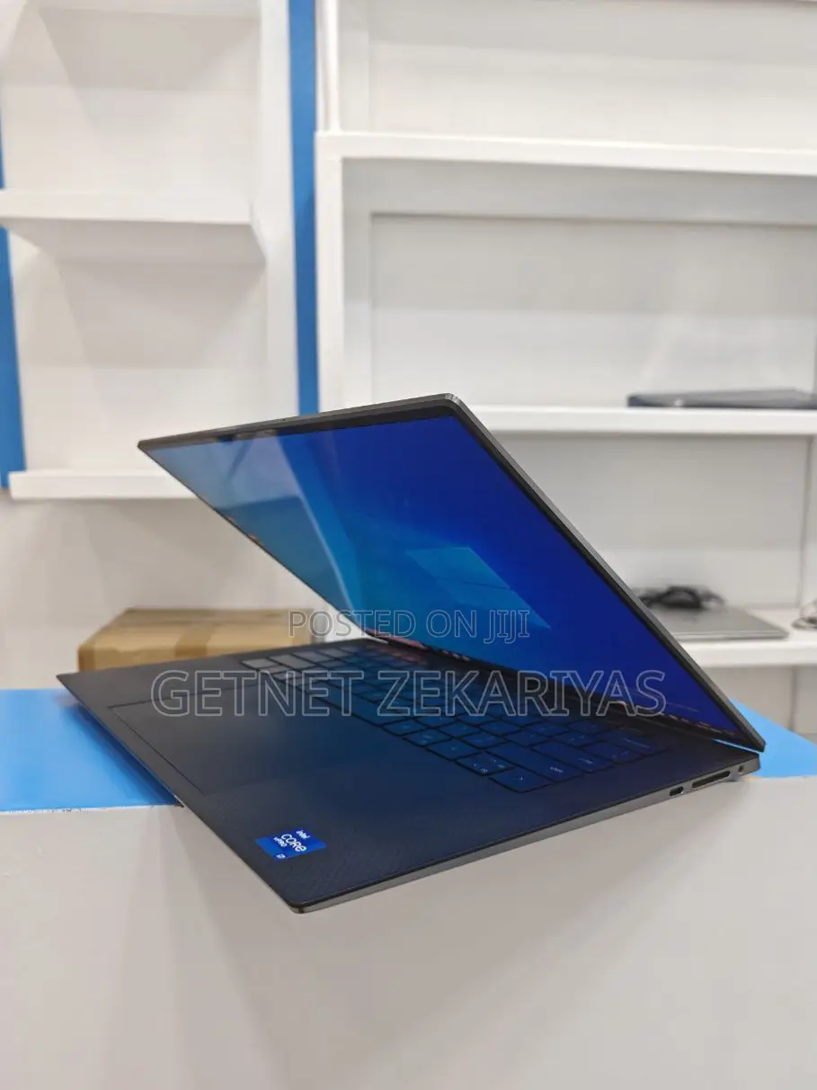 New Laptop Dell Precision 15 3520 32GB Intel Core I7 SSD 512GB