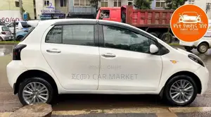 Toyota Yaris 1.3 VVT-i 2008 Ivory