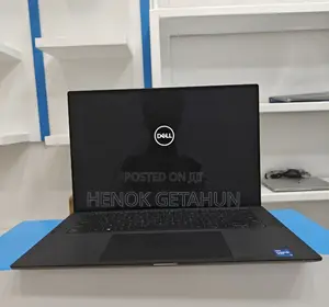 New Laptop Dell Precision 15 3520 32GB Intel Core I7 SSD 512GB