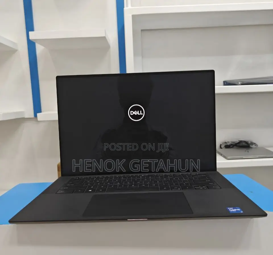 New Laptop Dell Precision 15 3520 32GB Intel Core I7 SSD 512GB