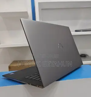 New Laptop Dell Precision 15 3520 32GB Intel Core I7 SSD 512GB