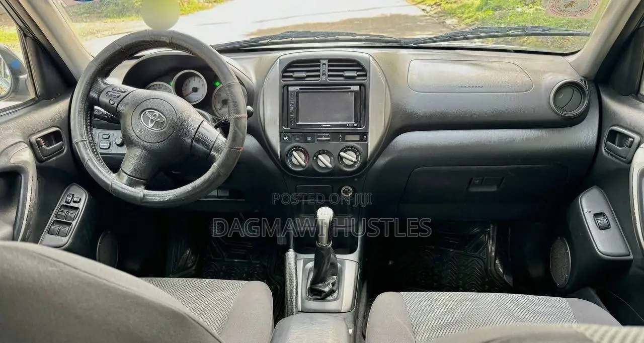Toyota RAV4 1.8 2005 Gray