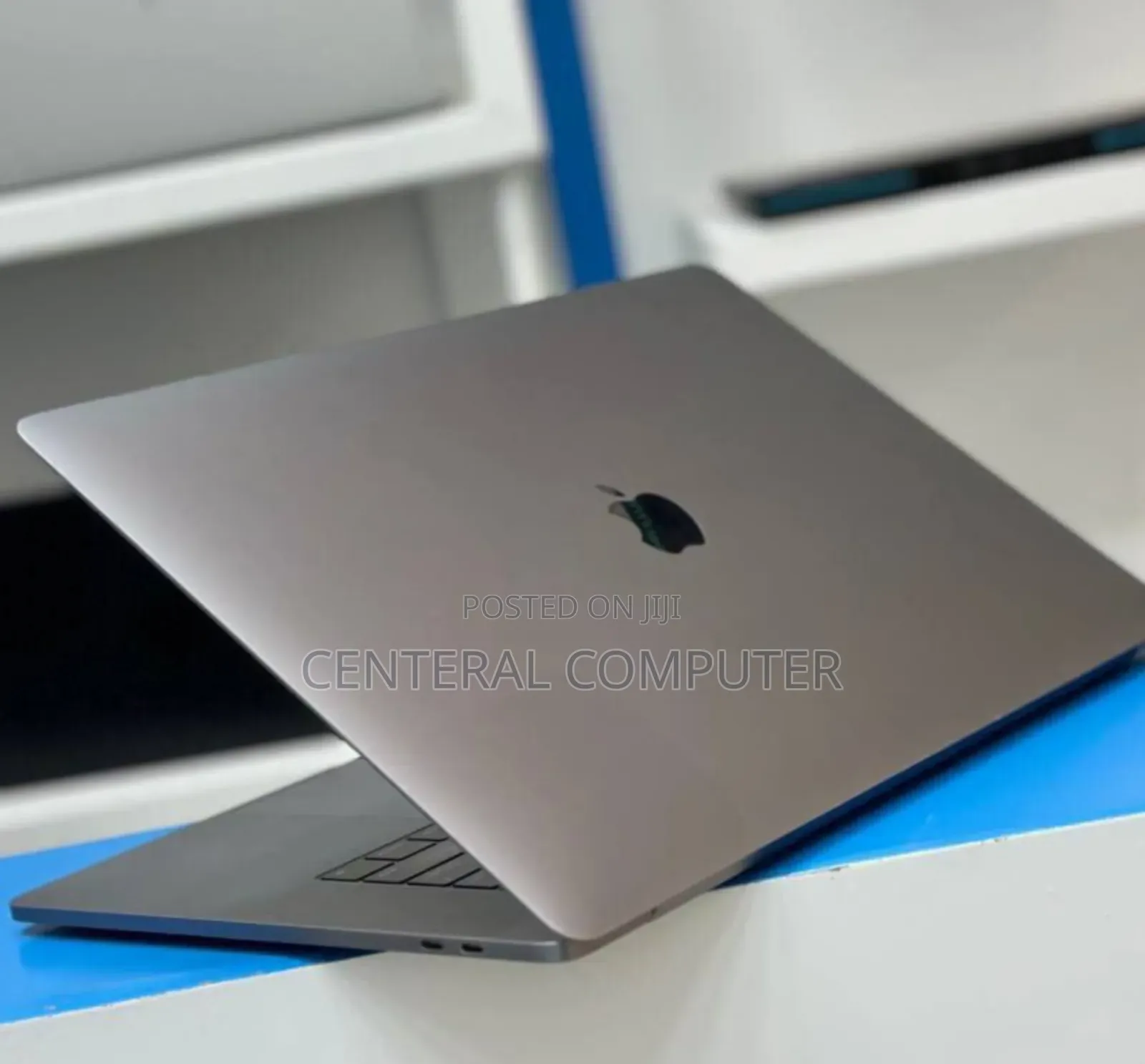 New Laptop Apple MacBook Pro 2015 16GB Intel Core i7 SSD 512GB