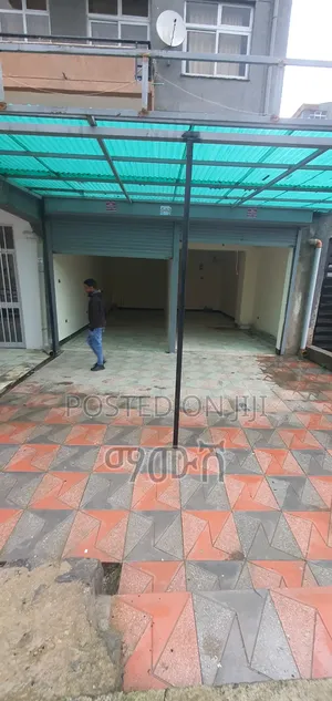 አስችኳይ የሚሸጥ 40/60 ኮንዶሚኒየም ሱቅ