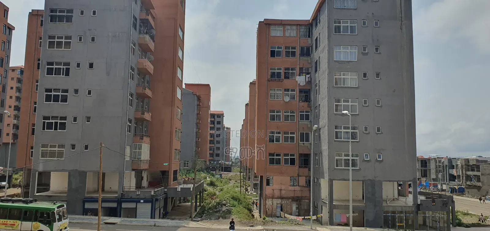 አስችኳይ የሚሸጥ 40/60 ኮንዶሚኒየም ሱቅ