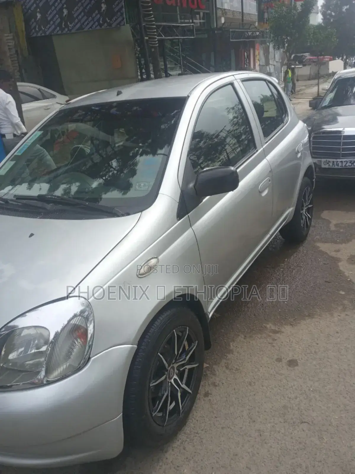 Toyota Vitz 1999 Silver