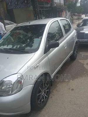 Toyota Vitz 1999 Silver