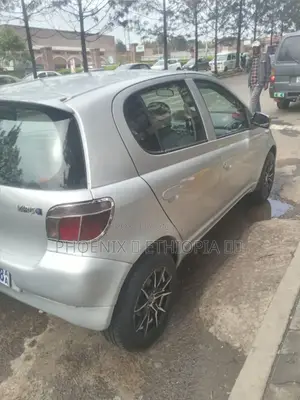 Toyota Vitz 1999 Silver