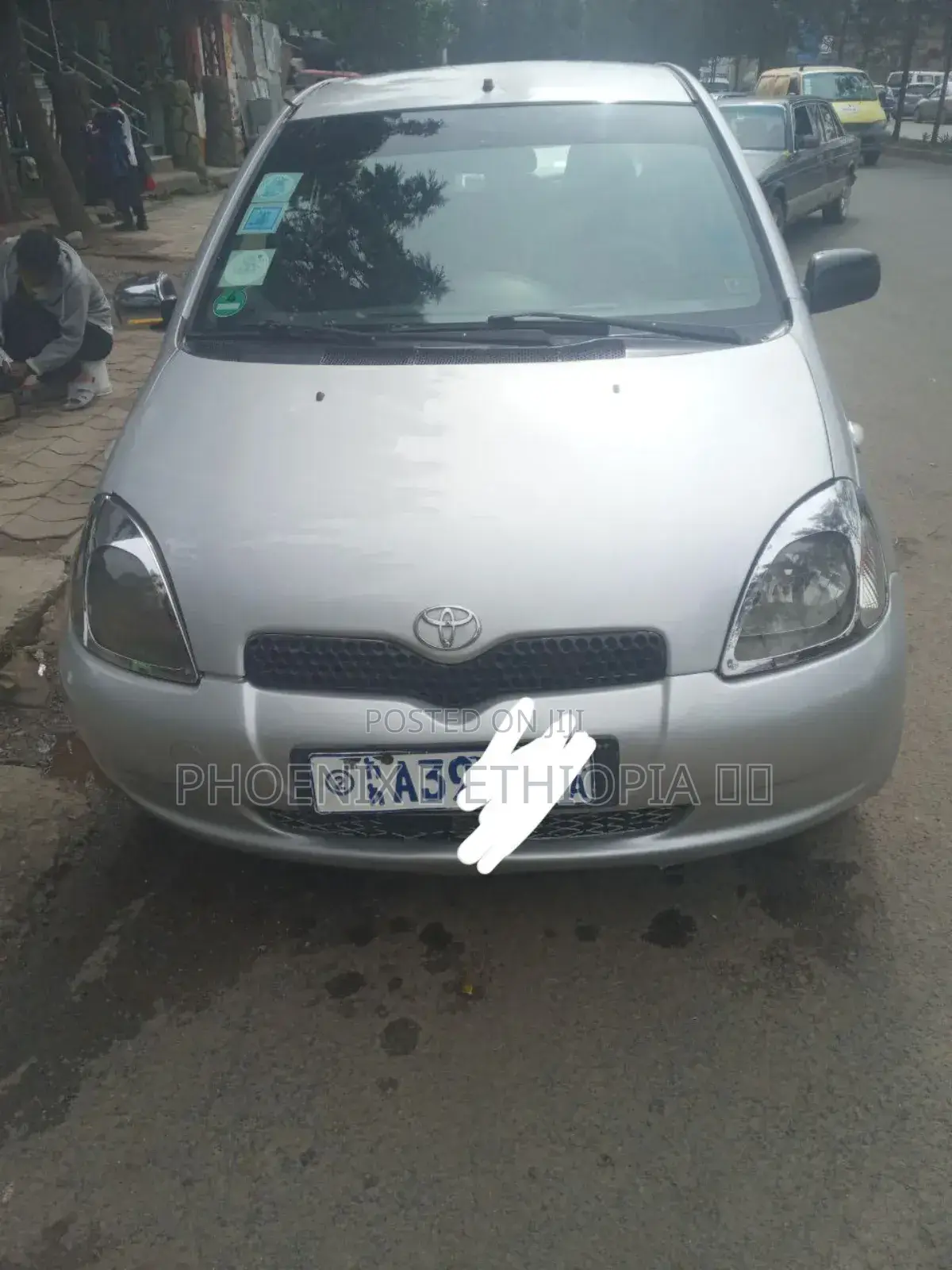 Toyota Vitz 1999 Silver