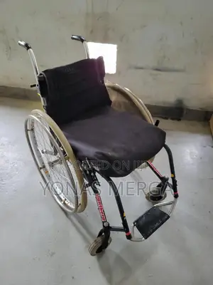 Wheelchair|Used Wheelchair/22”Seat 180kg/Clinical