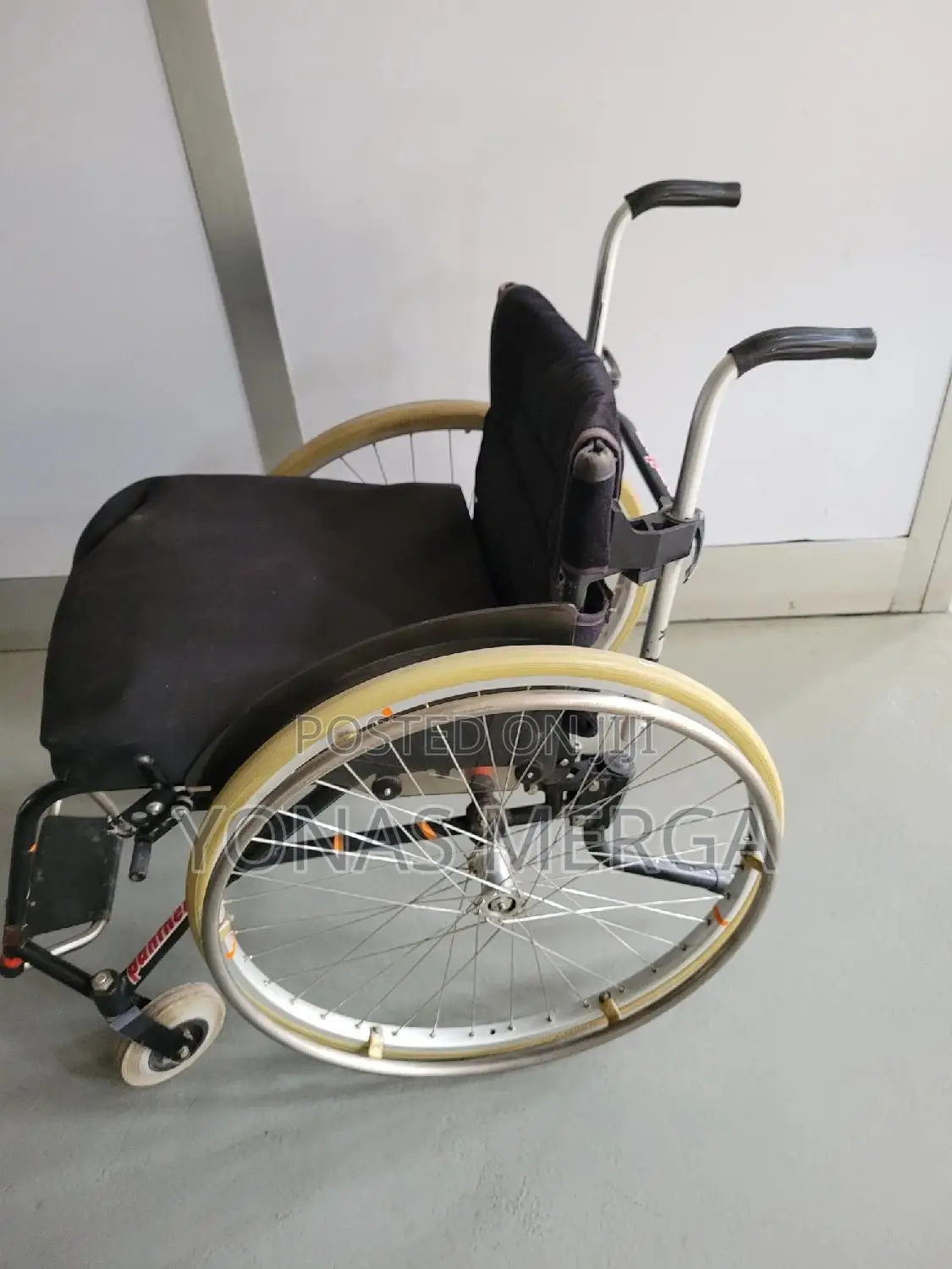 Used Wheelchair/Resistant/Easy Wheelchair/Easy to Load ዊልቼር