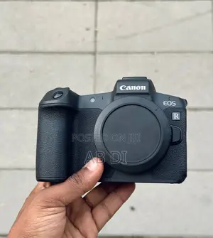 Photo - Camera Canon R With Silver Ring