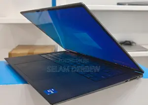 New Laptop Dell Precision 15 3520 32GB Intel Core I7 SSD 512GB